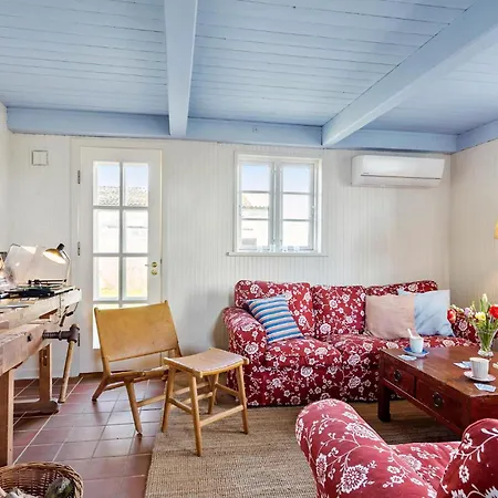 Holiday home 4 Bedroom Beautiful In *