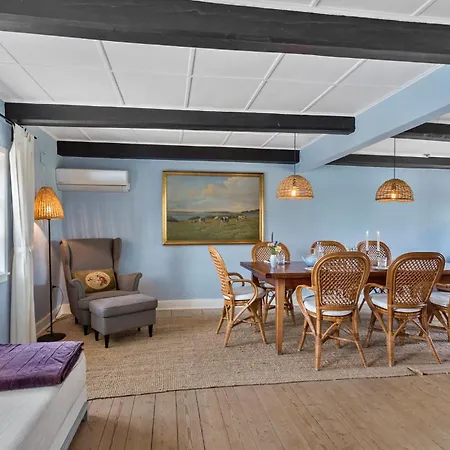 Holiday home 4 Bedroom Beautiful In *